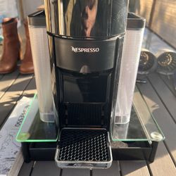 Nespresso Vertuo Coffee and Espresso Maker by De'Longhi, Piano Black