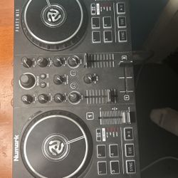 DJ Party mixing Board
