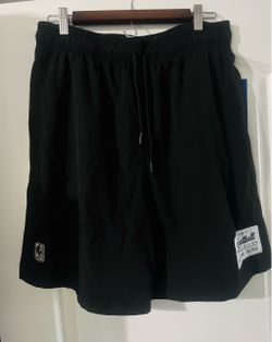 New mens shorts size M