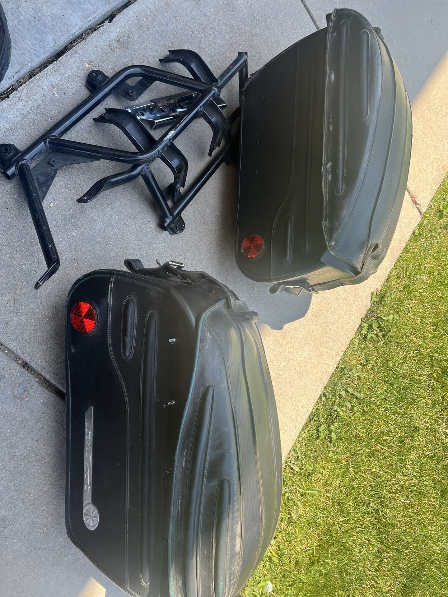 Motos