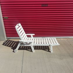 2 Outdoor, Oversized Chaise Lounge Chairs with 5 Positions, HDPE, Patio Lounge Chair with Wheels & Cup Holder for Pool, Deck, Poolside, Whit