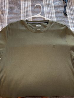 DKNY Medium Green T-Shirt
