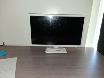 24 inch LG tv with remote, works