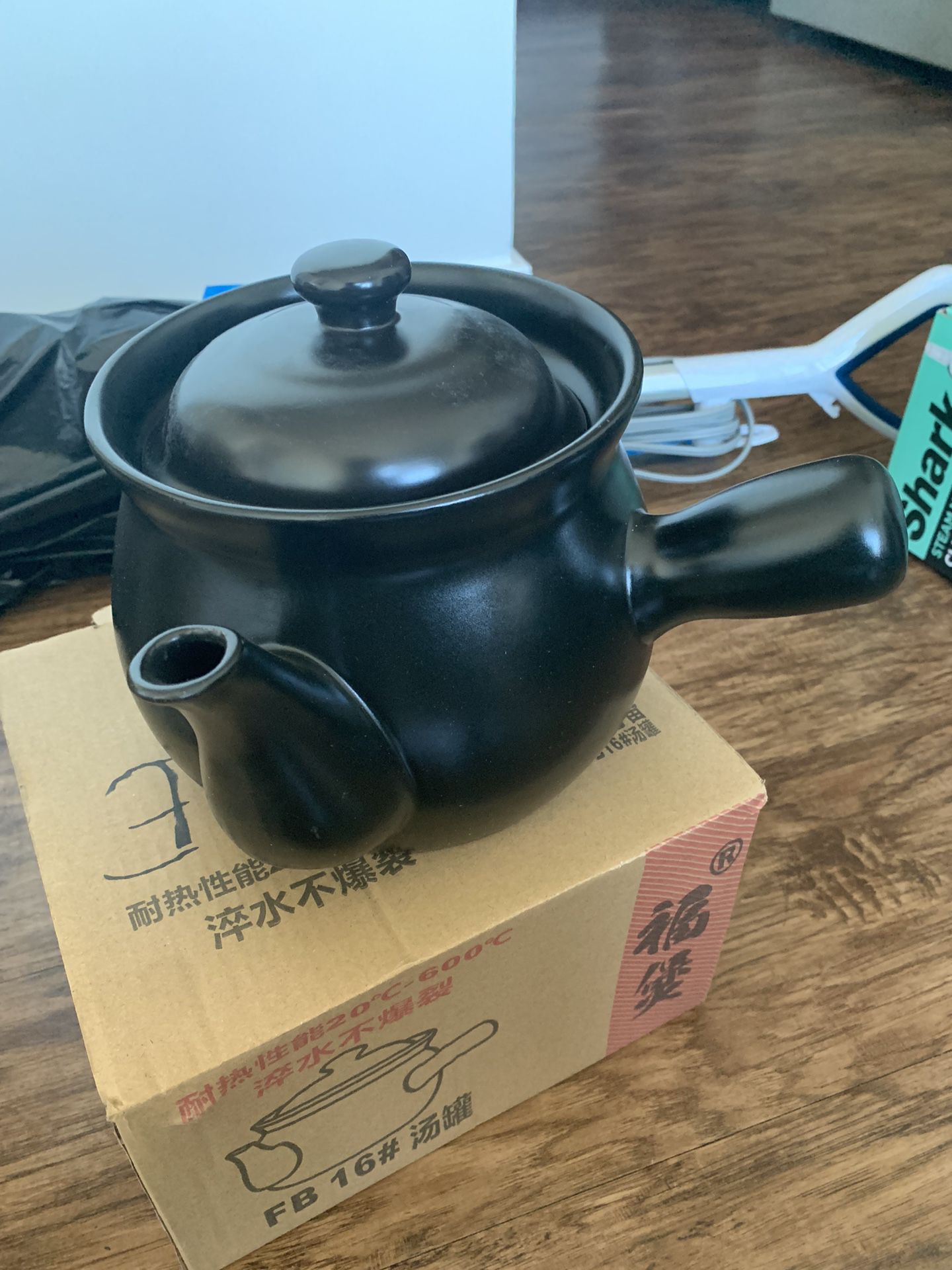 Like New - Ceramic Tea pot