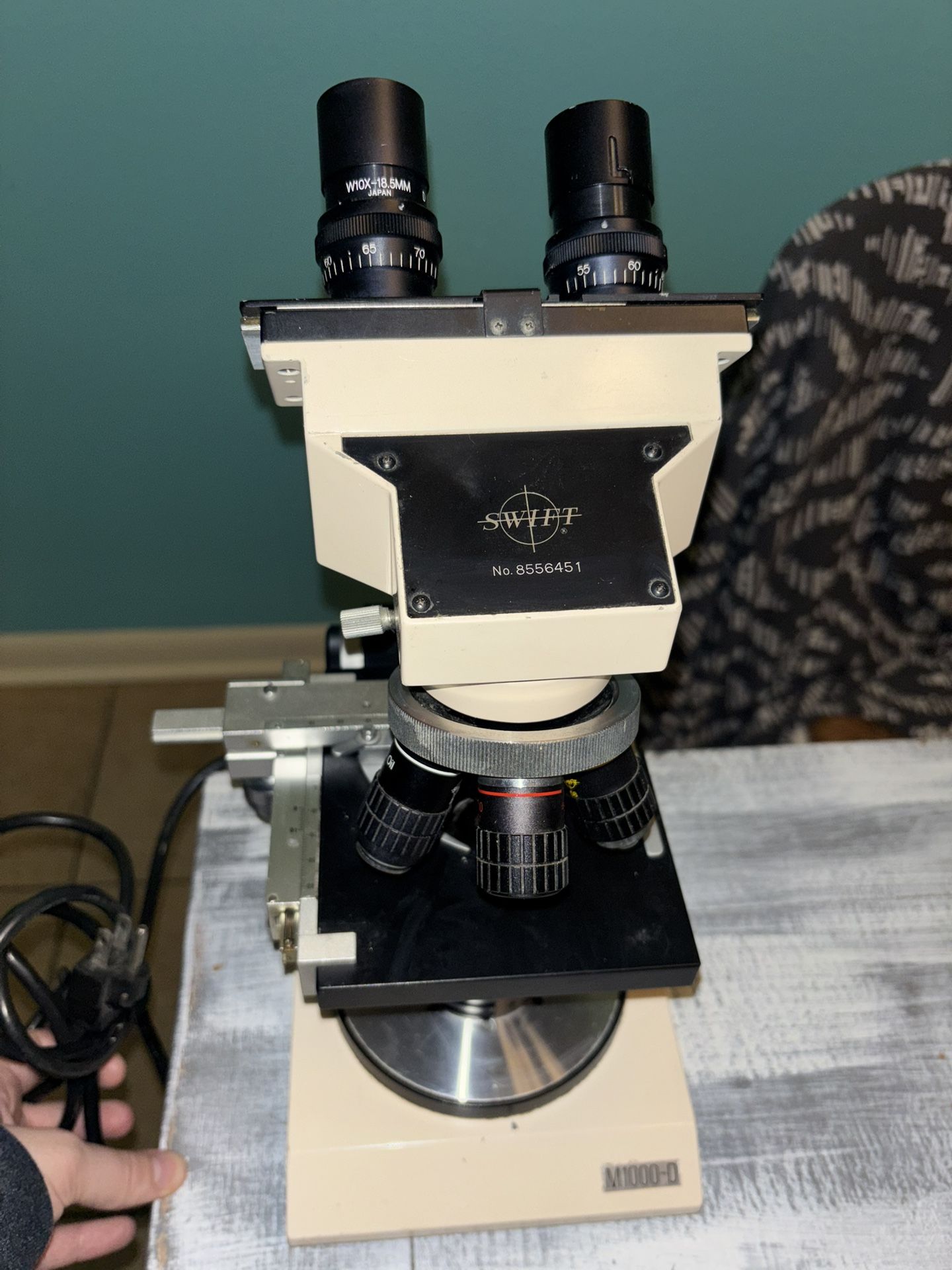 Swift M1000-D series compound microscope