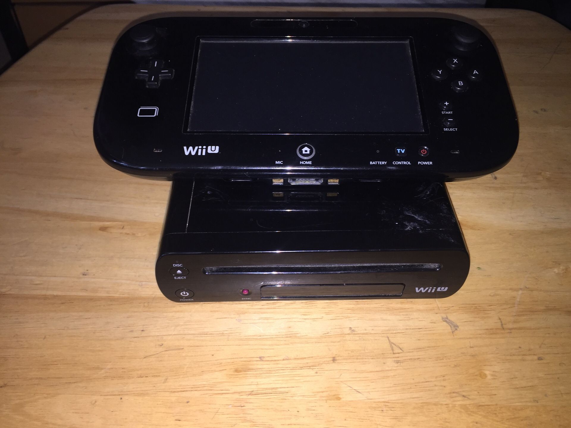 Nintendo Wii U Deluxe Edition