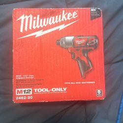 Milwaukee Impact Driver M12 1/4’ Hex