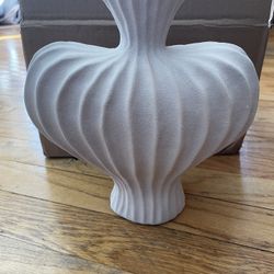 New LuxVayle Vase
