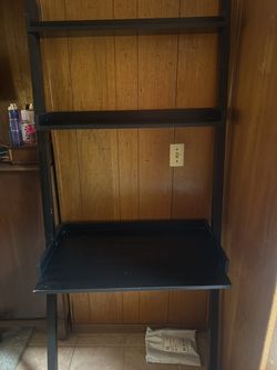 Leaning desk