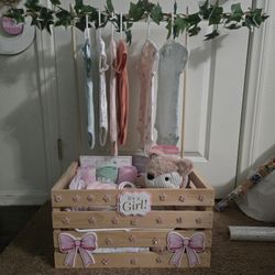 Baby Shower Basket ( Its a Girl) 