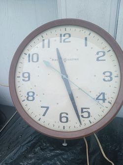 G E Electric Waall Clock