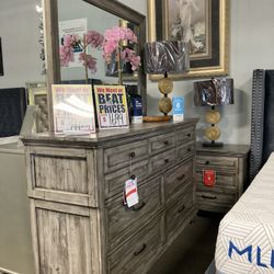 Dresser Mirror Nightstand 📦⭐️ $1,599