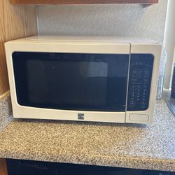 Kenmore White Microwave 