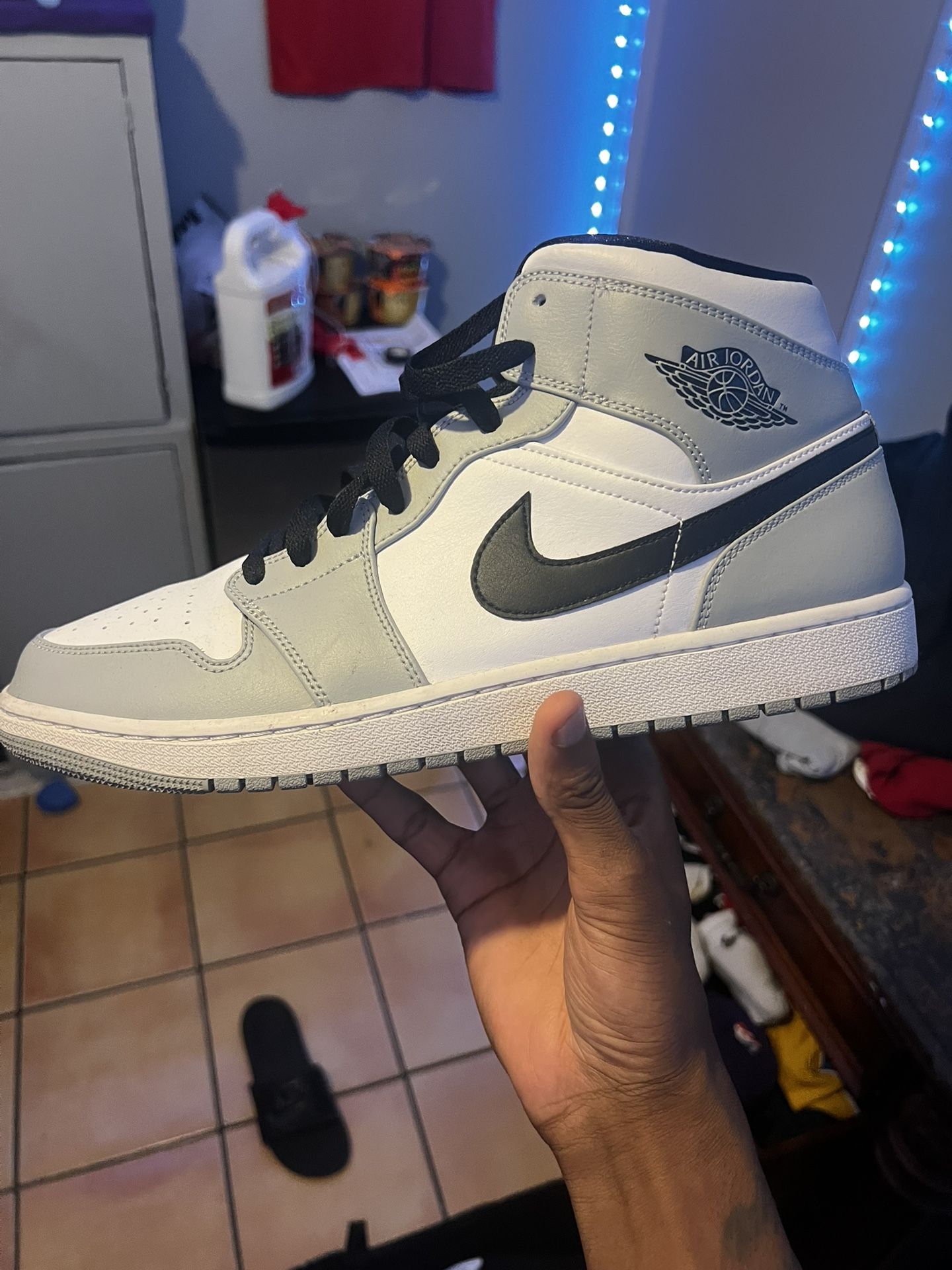 jordan 1 mid smoke grey