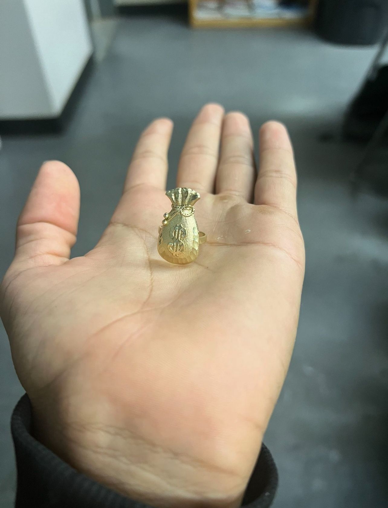 10k money bag ring