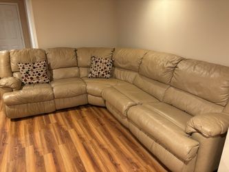 Leather Sofa 3 Piece With Recliner.