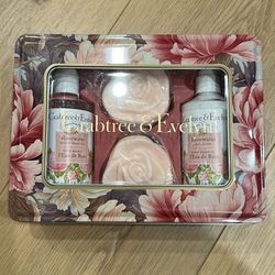 New Crabtree & Evelyn Set 