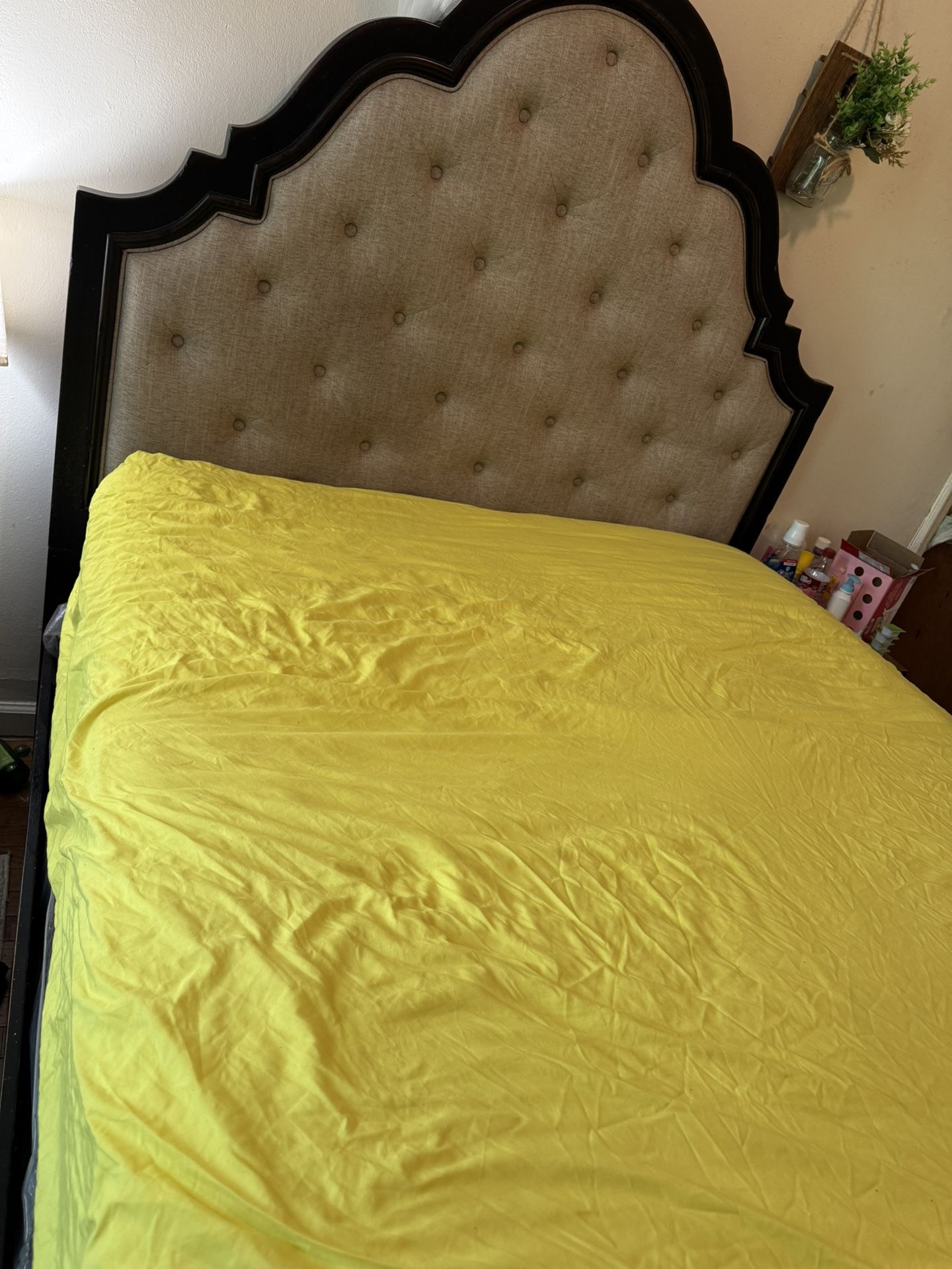 Use Like New,Queen Size,black