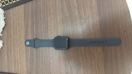 Black Apple Watch 44 mm