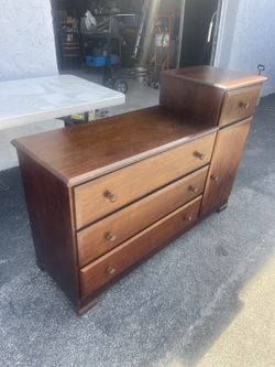 Changing Table / Dresser