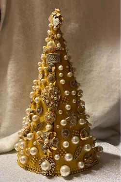 Beautiful Jewelry Christmas tree
