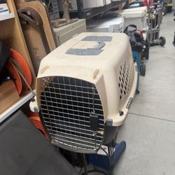 Medium Pet Carrier / Dog or Cat Travel Crate – $15  Price   $15  Description   Medium pet carrier for cats or small dogs.  Sturdy plastic shel