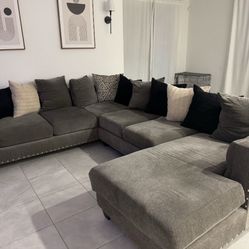 AESTHETIC COUCH