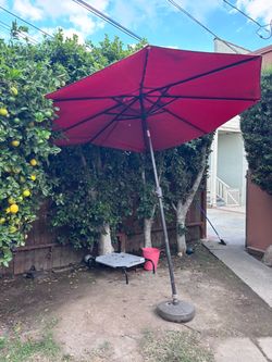FREE UMBRELLA