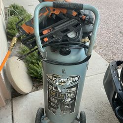 Air Compressor With Nail Gun