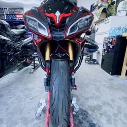YAMAHA R6 