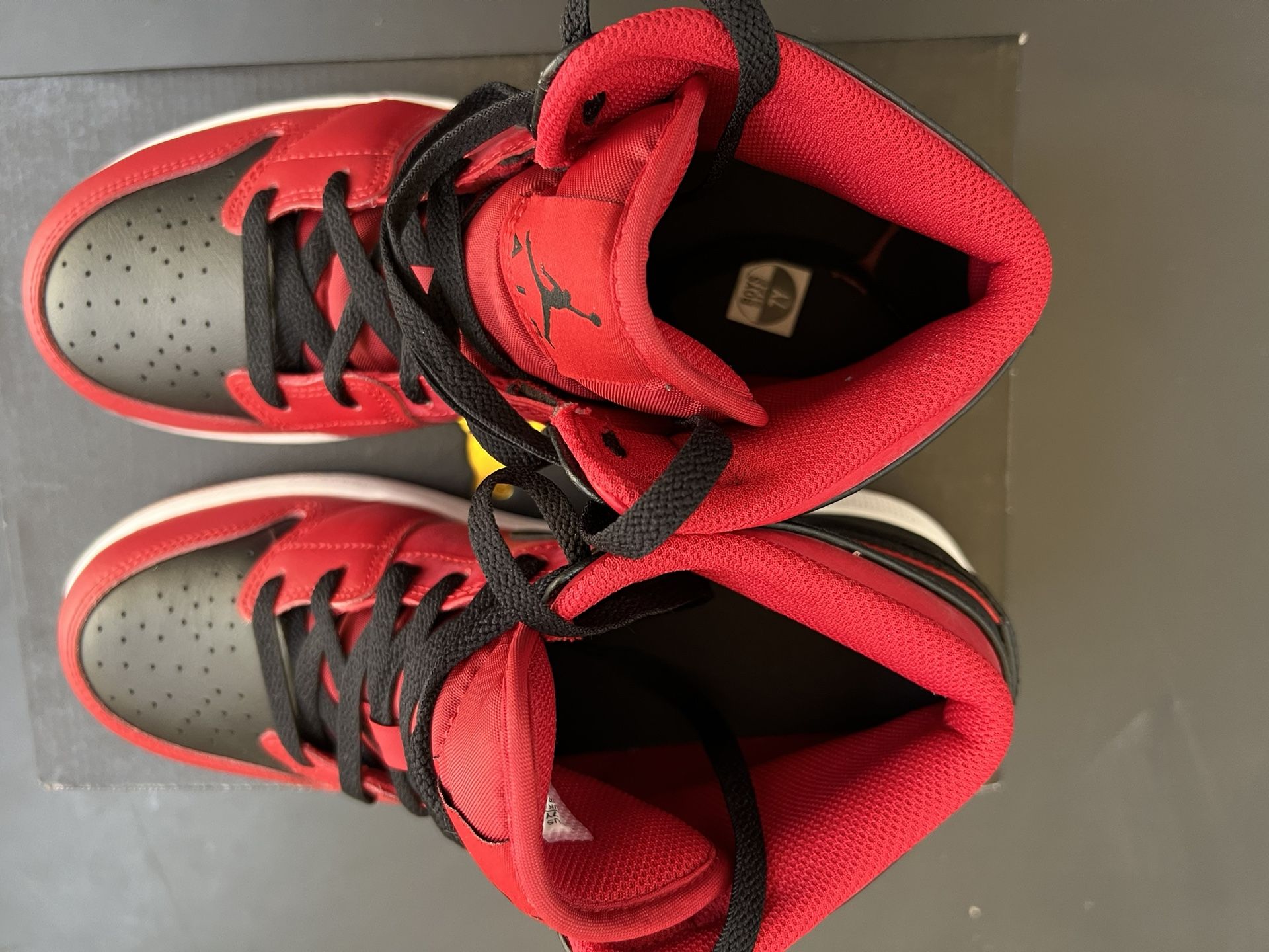 NEW Jordan 1 Size 7Y Never Worn - avconcontrols.com display picture 2