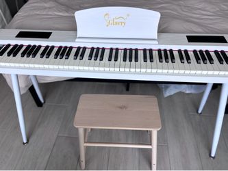 White electric Piano
