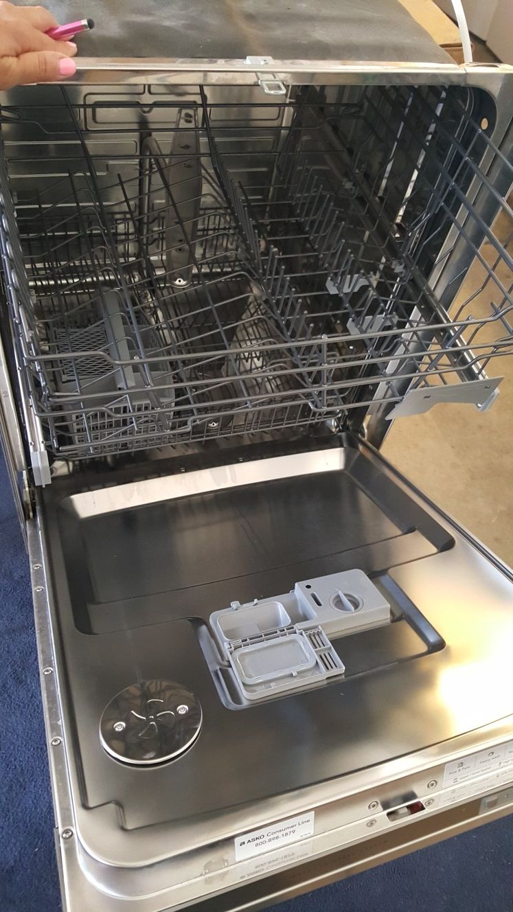 Asko D3251 8 Steel System Dishwasher for Sale in Mesa, AZ OfferUp