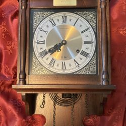 Vintage Hamilton 31 Day Wall Clock.