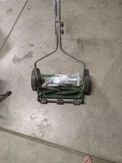 Scotts push lawnmower
