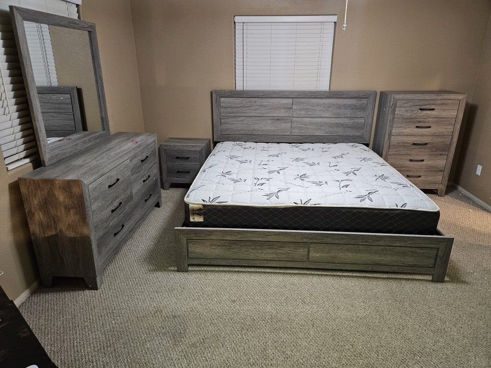 Super Deal 5 Pcs Bedroom Set King: $799 Bed, 1 Night, Dresser, Mirror & Matt