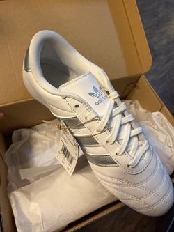 Women’s Adidas size 7 New