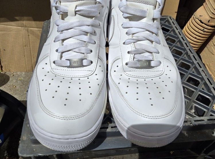 Low Top Air Forces Size 13