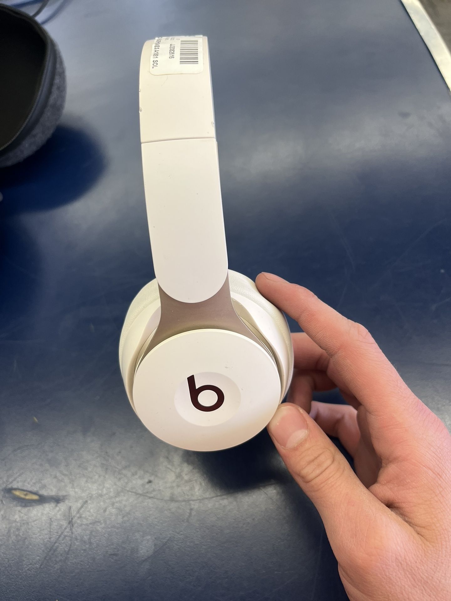 Beats Solo Pro 