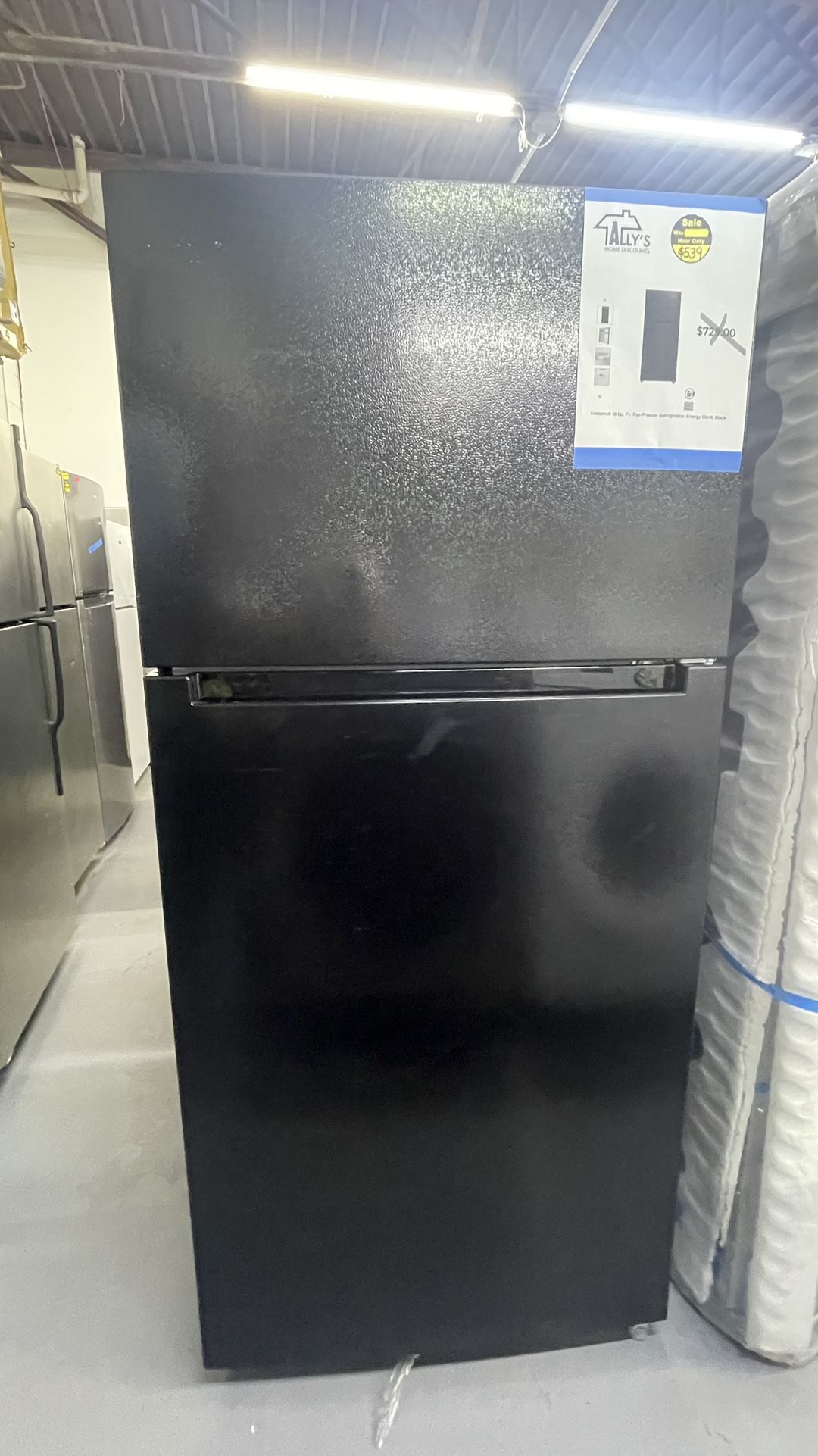 Top Freezer Seasons 18cu.ft In Black