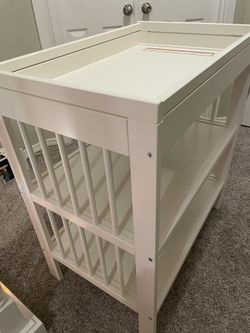 IKEA changing table (like New)