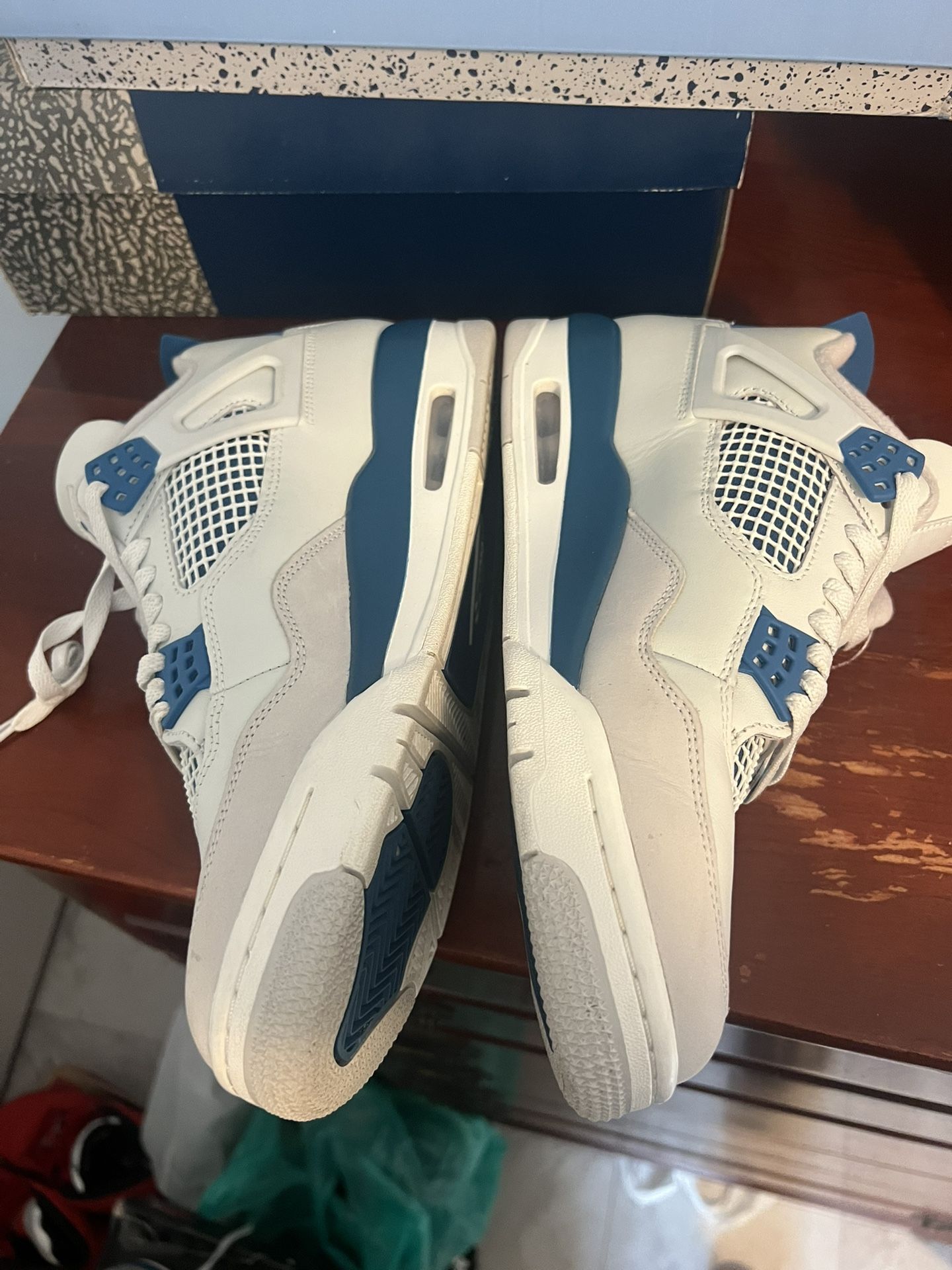 Air Jordan 4 Retro Military Blue Size 9