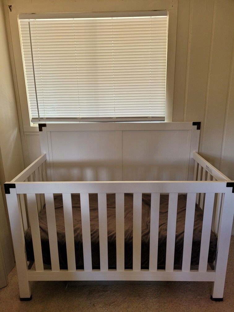 5 In 1 Crib