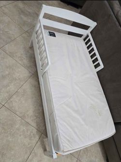 Toddler bed