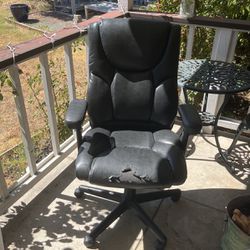 FREE-Rolling Desk Chair