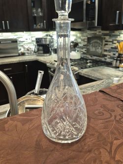Crystal Glass Decanter with Stopper