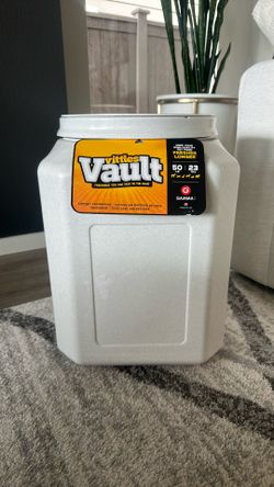 Pet food container