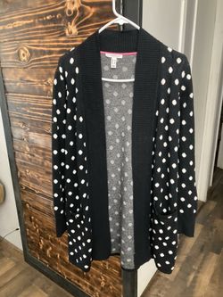 Woman’s Sweater Size Small