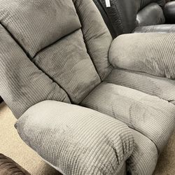 Extra Comfy Recliner 