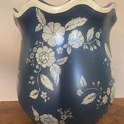 Black & Gold-Tone Floral Ceramic Container – Scalloped Vase / Cachepot
